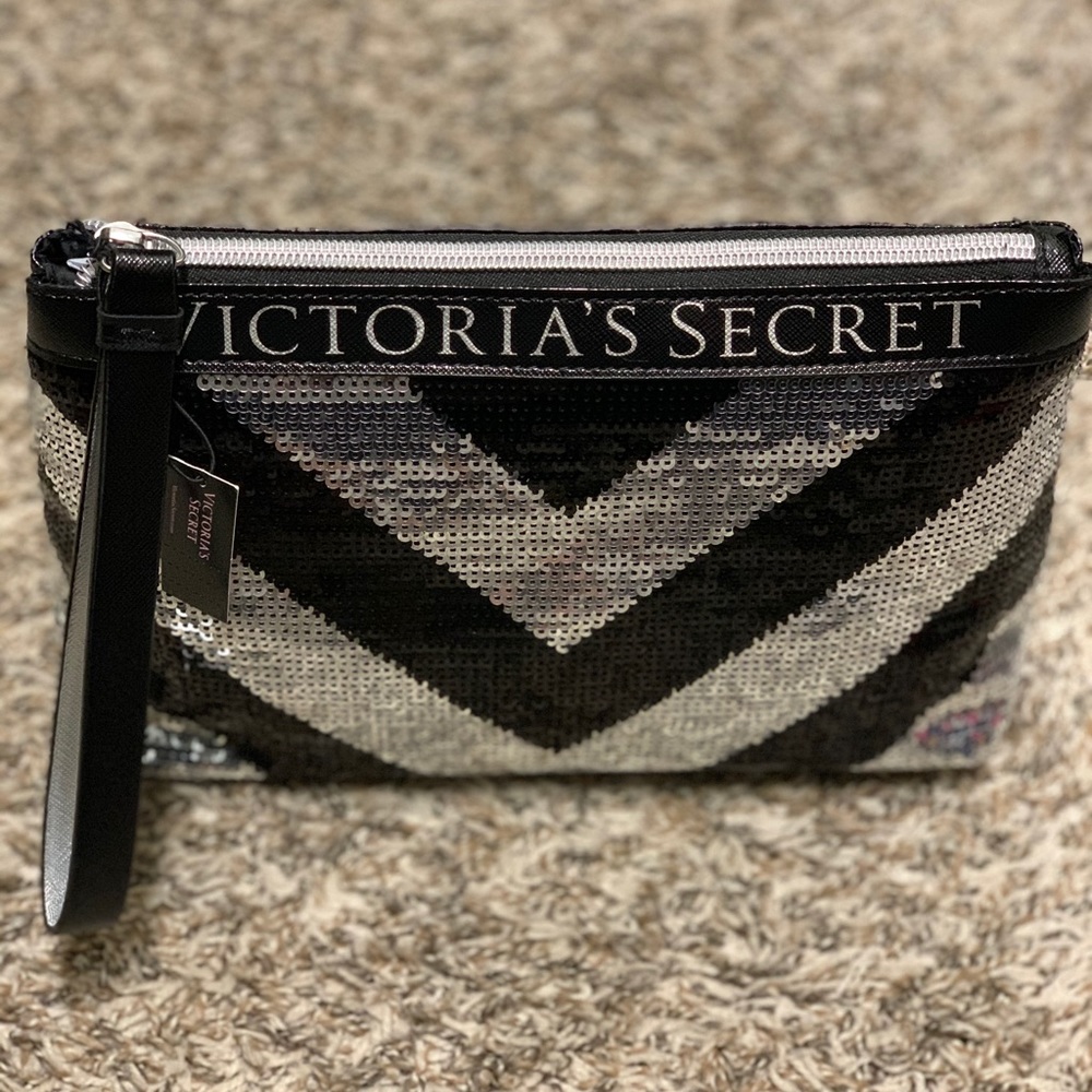 🌻4/$25 Victoria’s Secret Sparkle Clutch - Picture 2 of 3